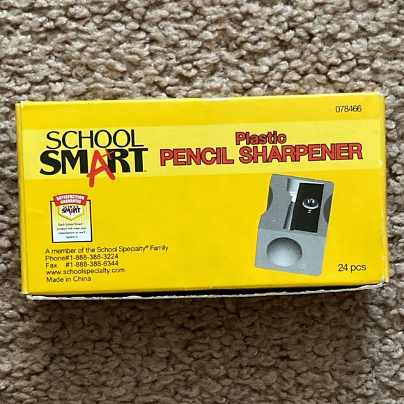 *BRAND NEW* School Smart 6 Packs Of Colored Pencil Sharpeners - Picture 3 of 3